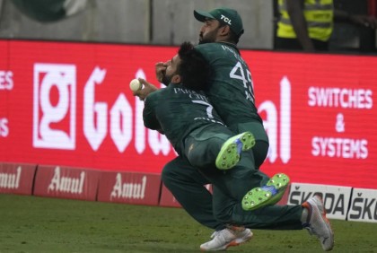 আসিফ-শাদাবের ধাক্কা কাণ্ডকেই জনসচেতনতায় কাজে লাগাল দিল্লি পুলিশ!