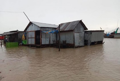চরফ্যাশনে জোয়ারের পানিতে নিম্নাঞ্চল প্লাবিত