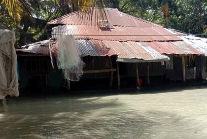 দফায় দফায় প্লাবিত পটুয়াখালীর চর ও নিম্নাঞ্চল