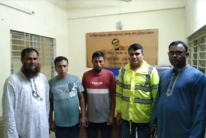 হামলায় অভিযুক্ত দুই ভাতিজাকে পুলিশে দিলেন ইউপি চেয়ারম্যান