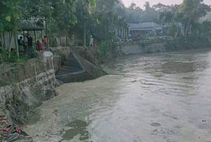 নদীগর্ভে বিলীন হচ্ছে বসতভিটা ও ফসলি জমি