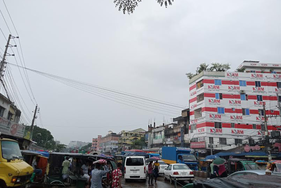 টঙ্গী-গাজীপুরে তীব্র যানজট, ভোগান্তিতে মানুষ
