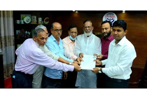 চাঁদপুর জেলা পরিষদ নির্বাচনে চেয়ারম্যান পদে ওসমান গনির মনোনয়নপত্র দাখিল