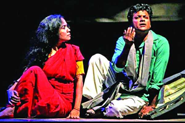 মঞ্চে ত্রপা সুইটি