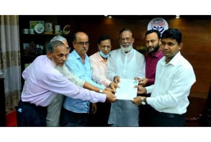 চাঁদপুর জেলা পরিষদ নির্বাচনে চেয়ারম্যান পদে ওসমান গনির মনোনয়নপত্র দাখিল