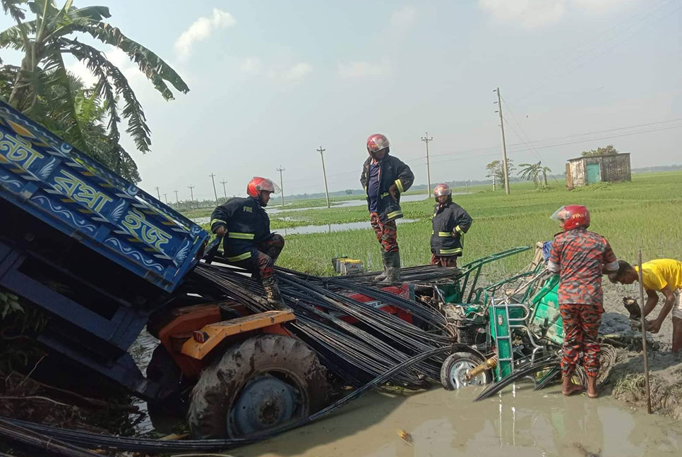 মদনে লড়ি-ইজিবাইক সংঘর্ষে এসএসসি পরীক্ষার্থীসহ আহত ৭