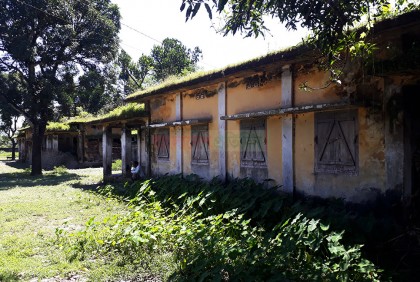 পাউবোর পরিত্যক্ত জায়গায় মাদকের আখড়া