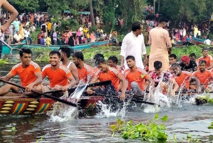 কোটালীপাড়ায় ঐতিহ্যবাহি নৌকাবাইচ অনুষ্ঠিত