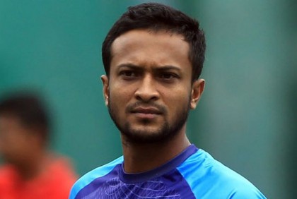 ভুয়া ‘বাবার’ নাম দিয়ে শেয়ার কিনলেন সাকিব!

