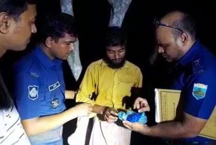 জয়পুরহাটে ইয়াবা-গাঁজাসহ দুই মাদক কারবারি আটক
