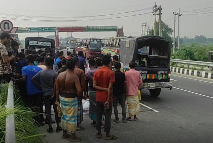 টাঙ্গাইলে বাসচাপায় স্বামী-স্ত্রী নিহত