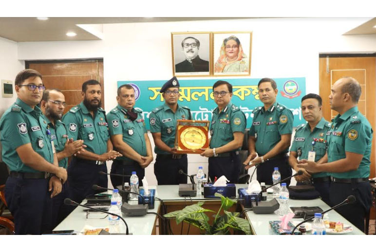 বিএমপির দুই কর্মকর্তাকে
বিদায় সংবর্ধনা প্রদান