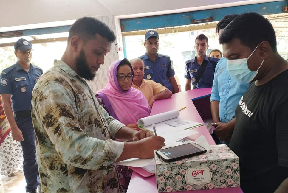 দিনাজপুরে দু’টি প্রতিষ্ঠানকে জরিমানা