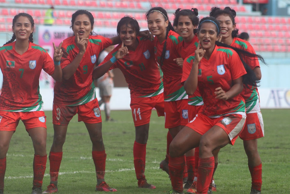 শামসুন্নাহার-কৃষ্ণার গোলে এগিয়ে বাংলাদেশ