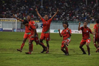 অবশেষে ১৯ বছরের শিরোপা খরা ঘুচল 

