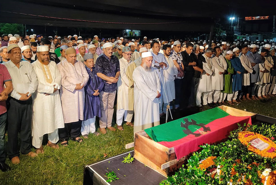 শ্রদ্ধা-ভালোবাসায় বিএনপি নেতা দুলুকে শেষ বিদায়