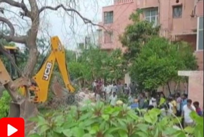 ভারতে দেয়াল ধসে চারজনের মৃত্যু
