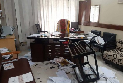 ইবি উপাচার্যের অফিস ভাঙচুরের ঘটনায় মামলা, তদন্ত কমিটি