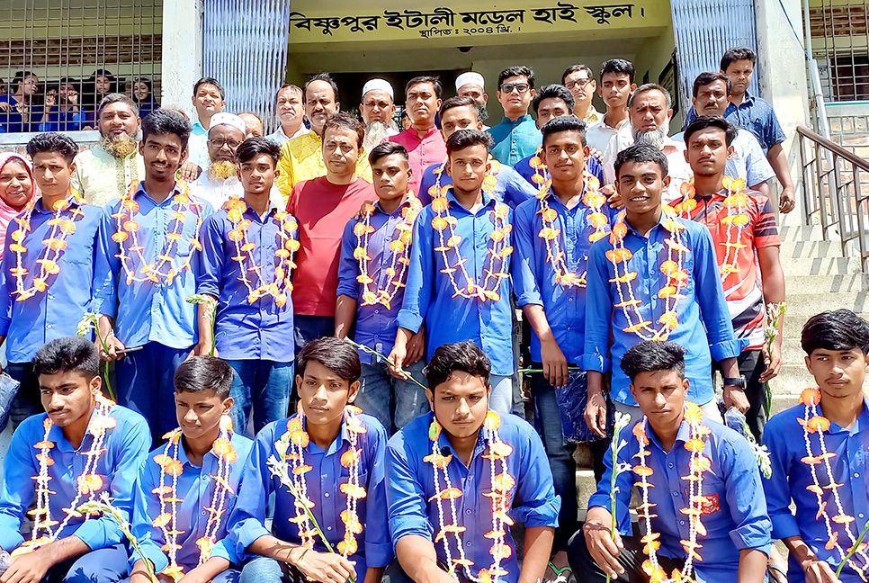 সিংড়ায় ক্রীড়া প্রতিযোগিতায় জেলা চ্যাম্পিয়ন ইটালী হাইস্কুল