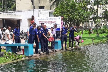 ঝালকাঠিতে মাছের পোনা অবমুক্তকরণ কর্মসূচি