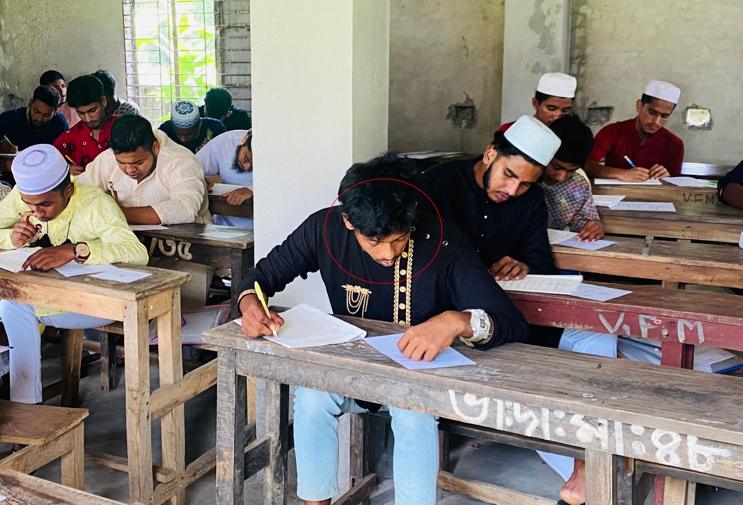 বাবার লাশ বাড়িতে রেখে পরীক্ষার হলে আবু হানিফ