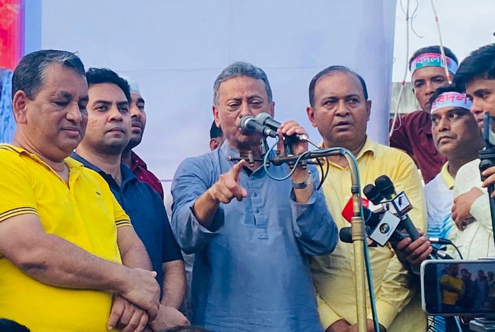 নির্বাচনের আগেই সরকারকে বিতাড়িত করতে হবে : আমীর খসরু

