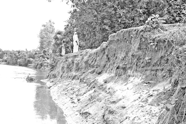 সানিয়াজান নদের তীব্র ভাঙন