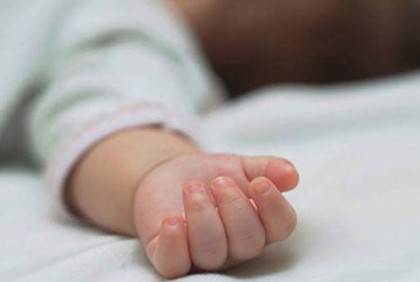 চিকিৎসা শেষে বাড়ি ফেরার পথে অটোরিকশা উল্টে শিশু নিহত