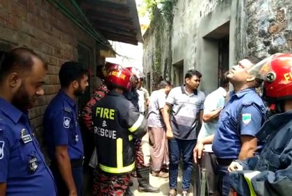 তালাবদ্ধ ঘরে পড়েছিল ষাটোর্ধ্ব দম্পতির রক্তাক্ত মরদেহ