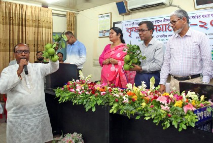 কৃষিতে গুরুত্বপূর্ণ অবদানে দু’জনকে বারি’র সম্মাননা প্রদান