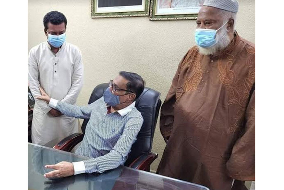 দলীয় সিদ্ধান্ত মেনে নির্বাচন থেকে সরে দাঁড়াচ্ছেন মহারাজ
