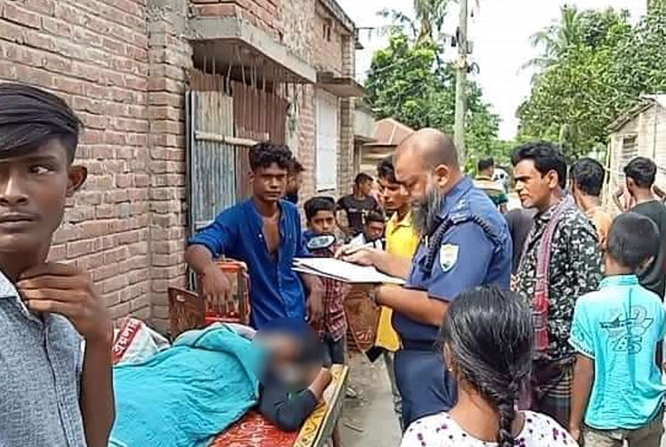 চুয়াডাঙ্গায় রেললাইন থেকে হাত-পা বিচ্ছিন্ন মরদেহ উদ্ধার