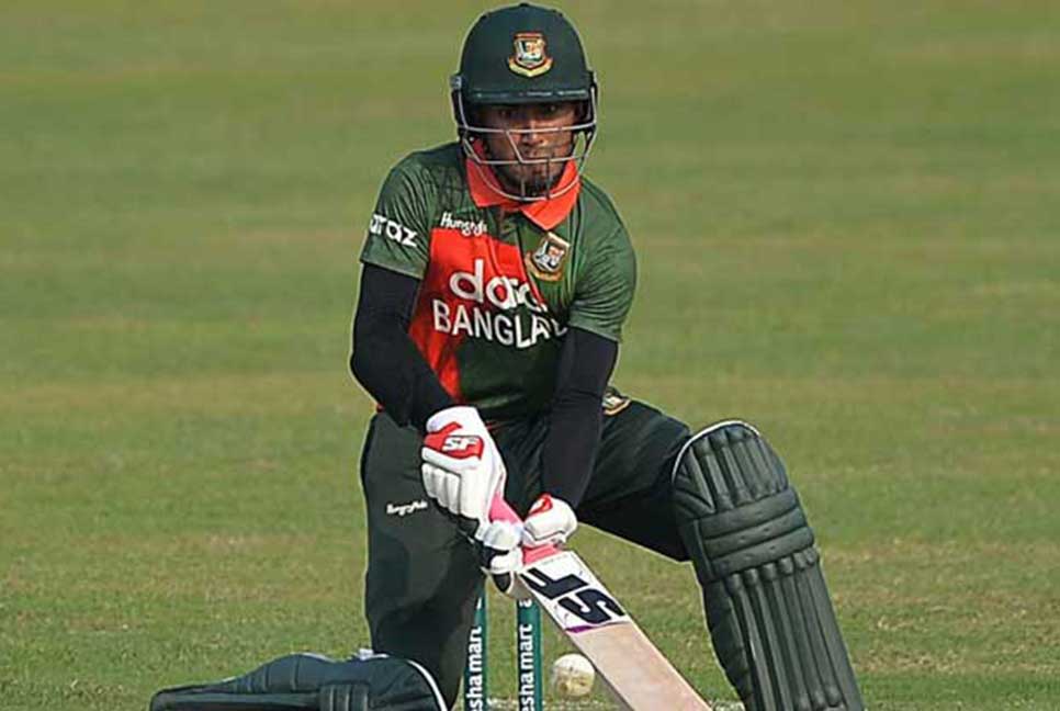 আমিরাতের বিপক্ষে আফিফের অর্ধশতক

