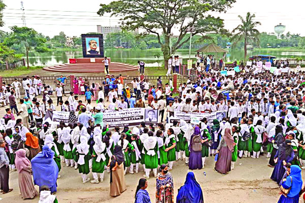 ধর্ষণচেষ্টার কথা জানিয়ে দেবে বললে হত্যা করা হয় সেই স্কুলছাত্রীকে