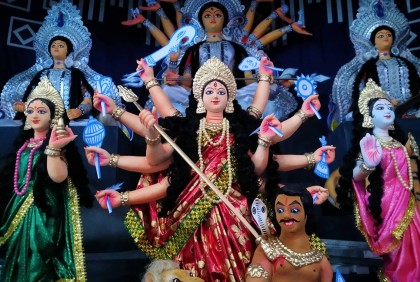 বোধনের অপেক্ষায় দেবী মহামায়া