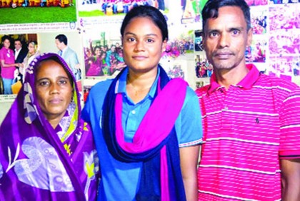 স্বেচ্ছায় মামলা তুলে নিলেন বাদী, খুশি ফুটবলার আঁখির পরিবার