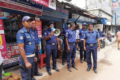 জয়পুরহাটে অবৈধ পার্কিং ও ফুটপাত দখলমুক্ত করতে অভিযান