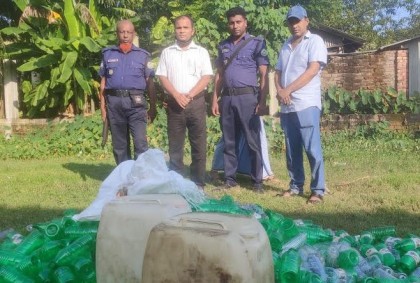 কলাপাড়ায় নকল নারিকেল তেলের কারখানায় অভিযান