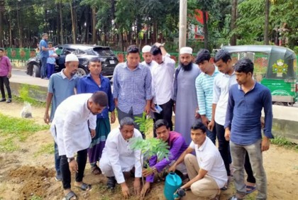 পরিবেশ রক্ষায় দুর্বার তারুণ্যের ব্যতিক্রমী উদ্যোগ 'আমরা মালি'