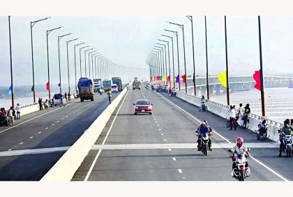 পদ্মা সেতুতে ৩ মাসে ২০০ কোটি টাকার বেশি টোল আদায়

