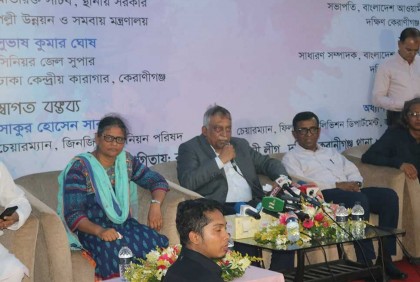 বাংলাদেশ আজ বিশ্বের বিস্ময় : স্বরাষ্ট্রমন্ত্রী 

