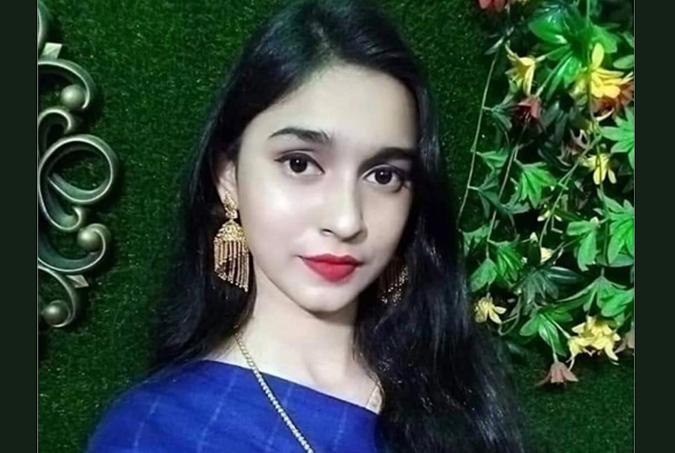 রেললাইন ধরে হাঁটছিলেন তরুণী, ট্রেনের ধাক্কায় নিহত 


