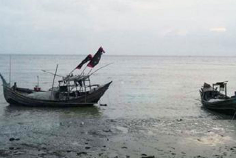 ১২ অঞ্চলের নদীবন্দরে সতর্কতা সংকেত