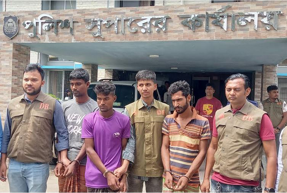 সিরাজগঞ্জে কৃষক হত্যার অভিযোগে গ্রেফতার ৩