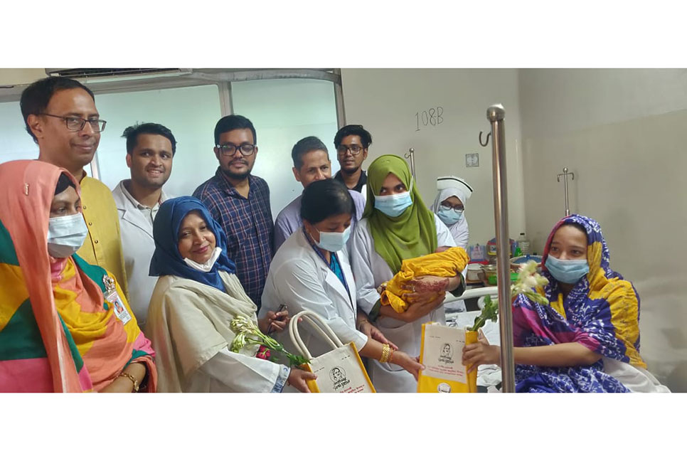 প্রধানমন্ত্রীর জন্মদিন উপলক্ষে নবজাতকের জন্য শুভেচ্ছা উপহার 