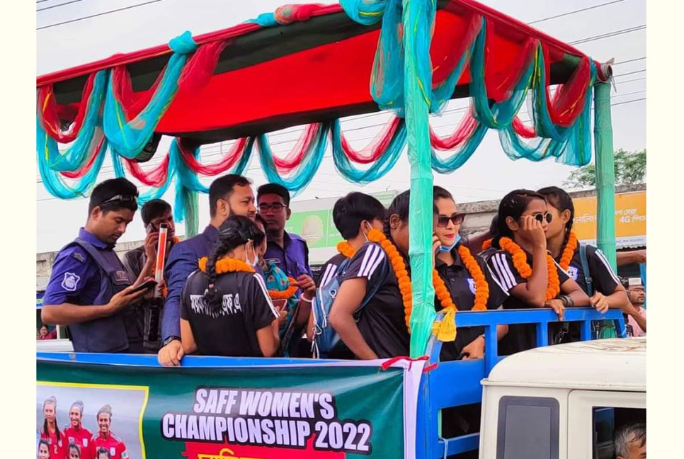 হিমালয়জয়ী কলসিন্দুরের কন্যাদের নিজ শহরে সংবর্ধনা

