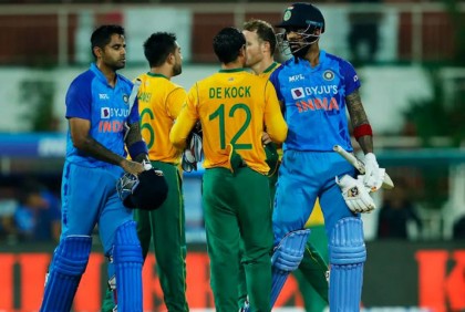 বোলারদের নৈপুণ্যে ভারতের দাপুটে জয়