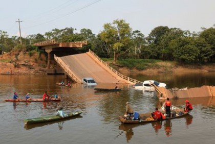 ব্রাজিলে সেতু ভেঙে নিহত ৩, নিখোঁজ ১৫