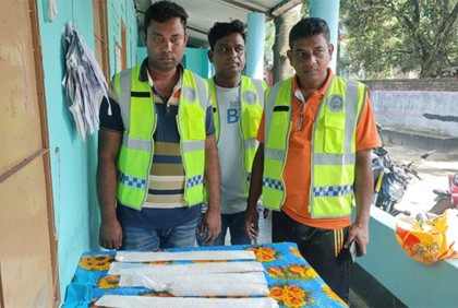 গাংনীতে ১৫ কেজি রূপাসহ ২ পাচারকারী আটক