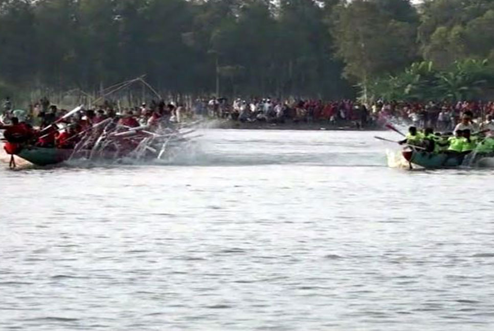 টাঙ্গাইলে ঐতিহ্যবাহী নৌকা বাইচ অনুষ্ঠিত